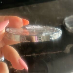 Nail head silver bracelet size 19”